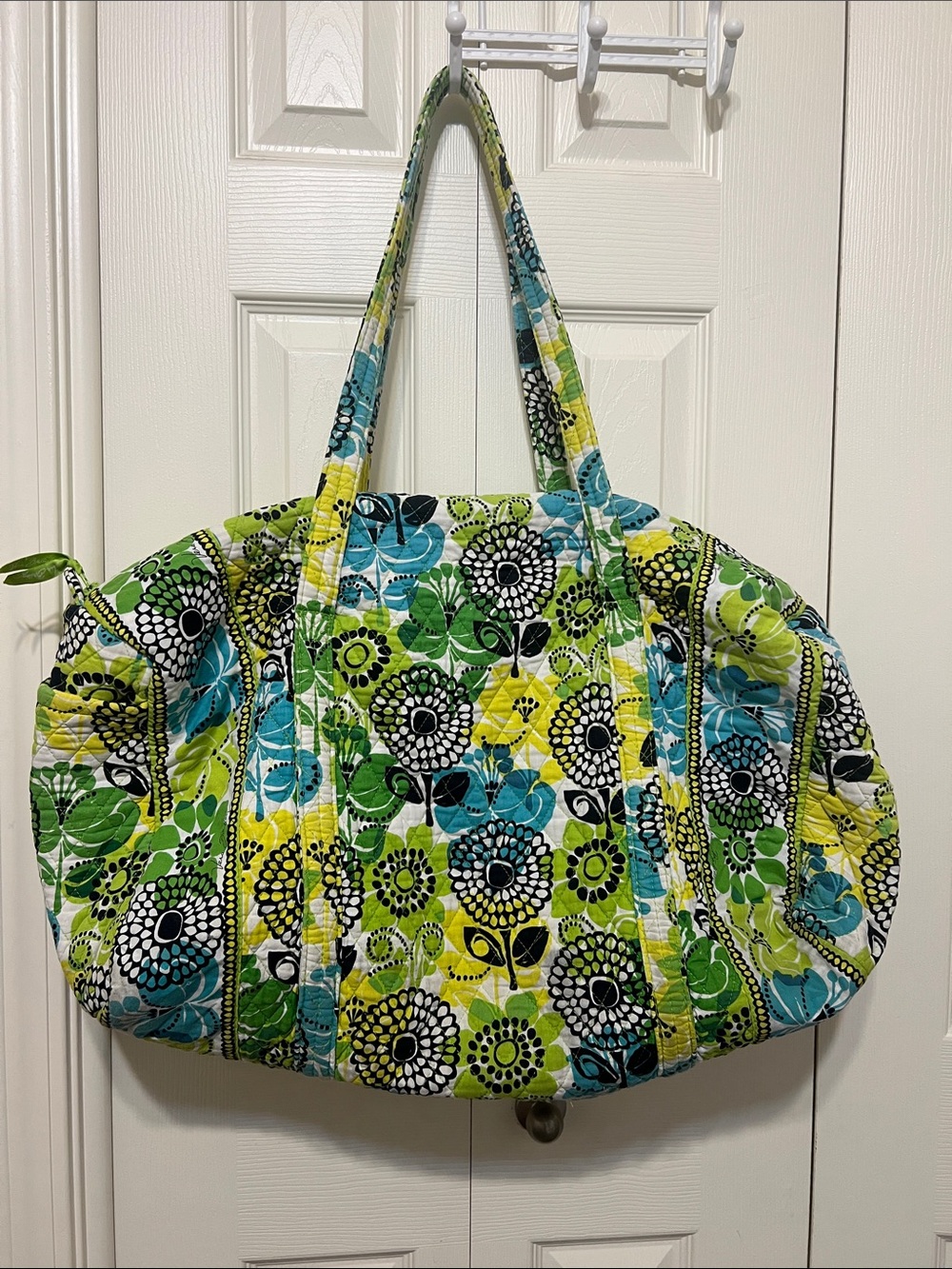 Vera Bradley Large Quilted duffel bag. Size 24 x 17. Excellent condition